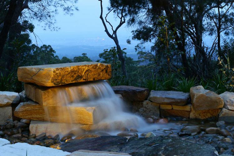 sydney-sandstone-waterfeature